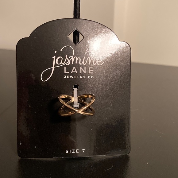 Jasmine Lane Gold Ring Size 7